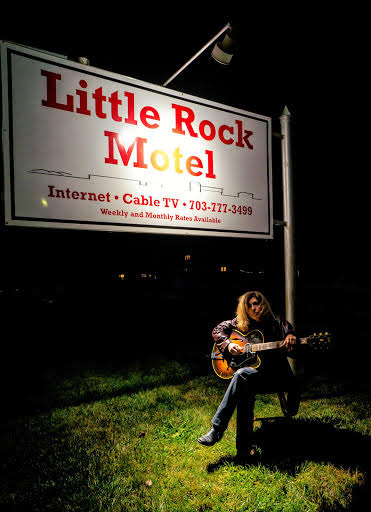 julia kasdorf singer-songwriter